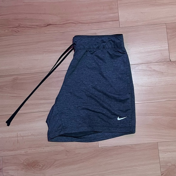 Nike Women's Dark Gray Athletic Shorts - Picture 2 of 6